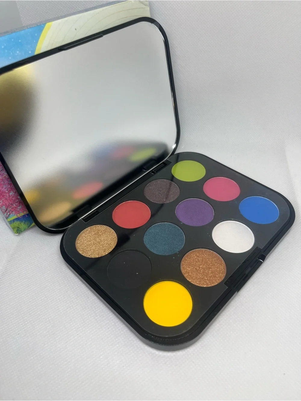 New MAC Connect In Color Eye Shadow Palette Hi-Fi Colour